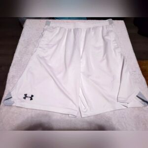 Under Armour loose fit heat gear shorts size large